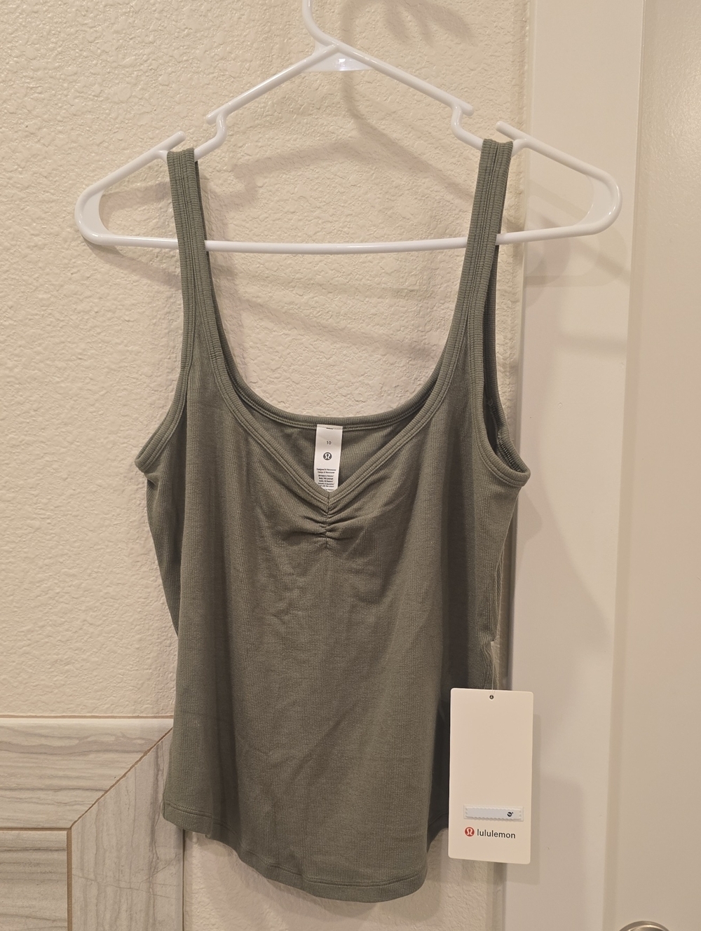 Lululemon hold Tight Sweetheart Tank